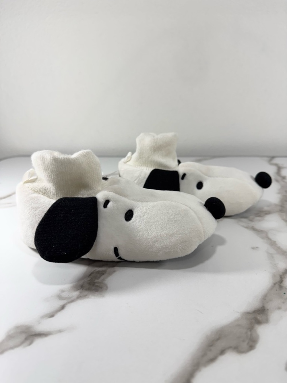 Peanuts Snoopy Plush Black White Children Toddler Boy Girl Kids Slippers, L/9-10